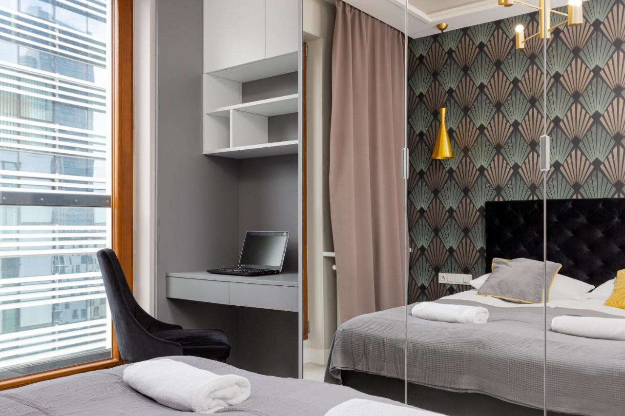 City Center Apartments Grzybowska With Parking By Noclegi Renters Warsaw Exterior photo