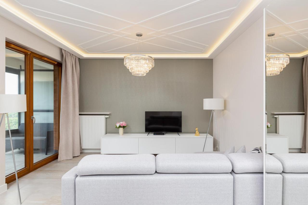 City Center Apartments Grzybowska With Parking By Noclegi Renters Warsaw Exterior photo