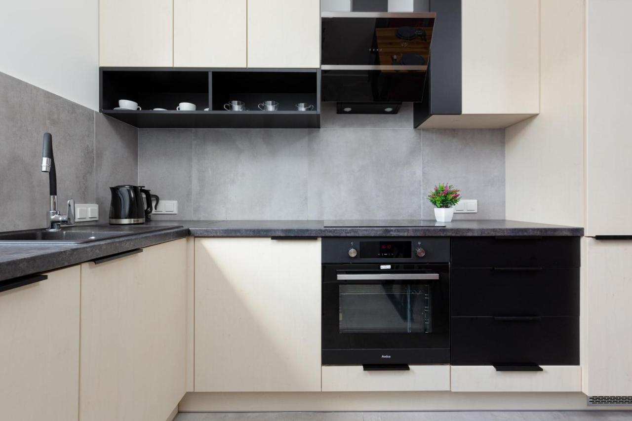 City Center Apartments Grzybowska With Parking By Noclegi Renters Warsaw Exterior photo
