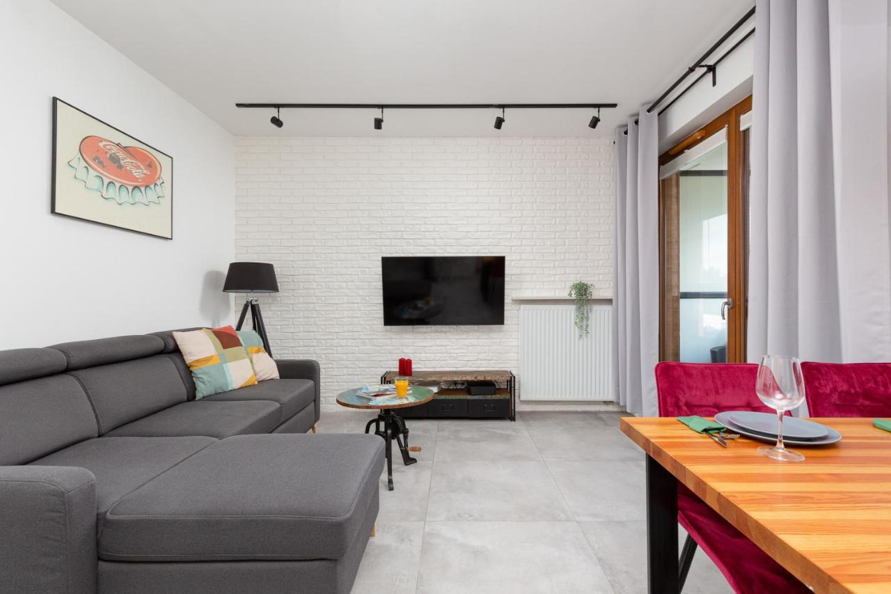 City Center Apartments Grzybowska With Parking By Noclegi Renters Warsaw Exterior photo
